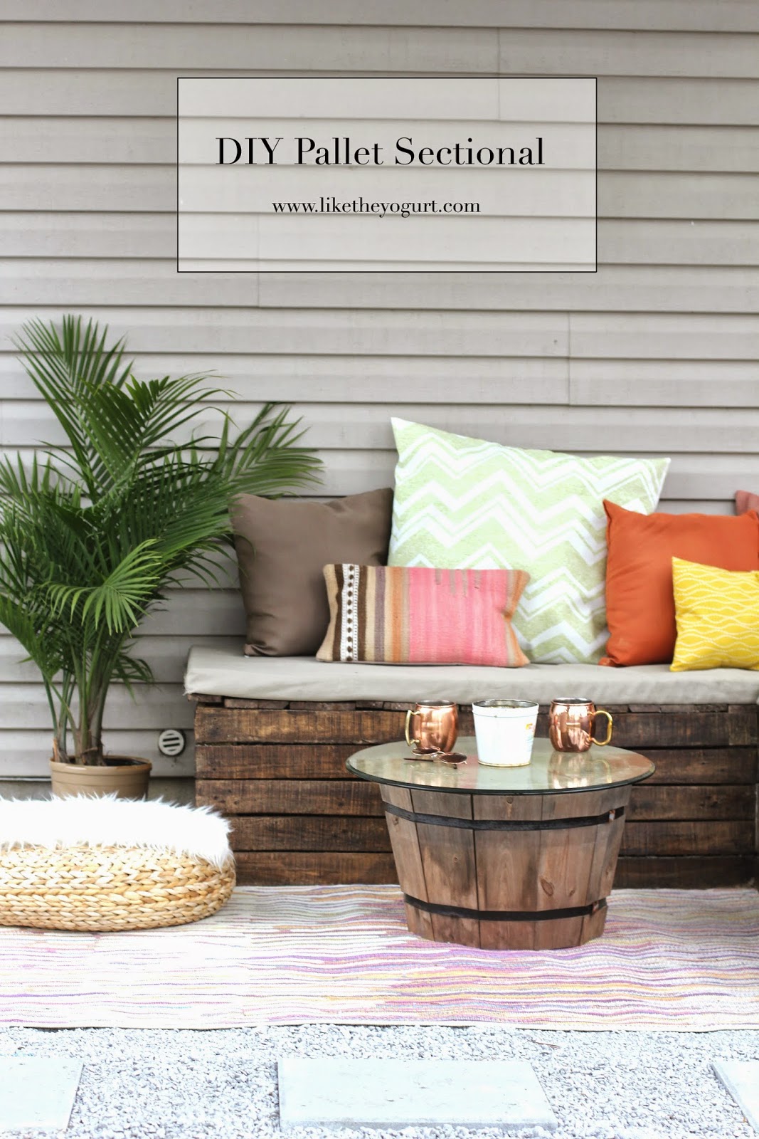 DIY: Pallet Sectional for Outdoor Furniture