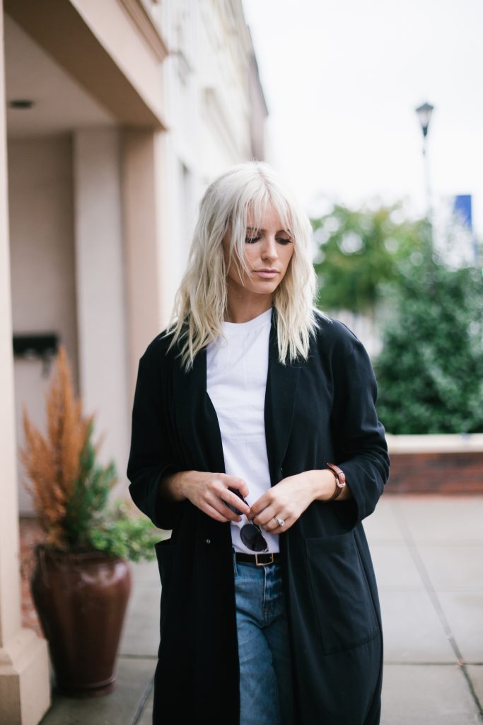 90’s Throwback denim mom jeans white t shirt ankle boots street style fall autumn trends 2016 // Charleston Fashion Blogger Dannon Almost Happening 