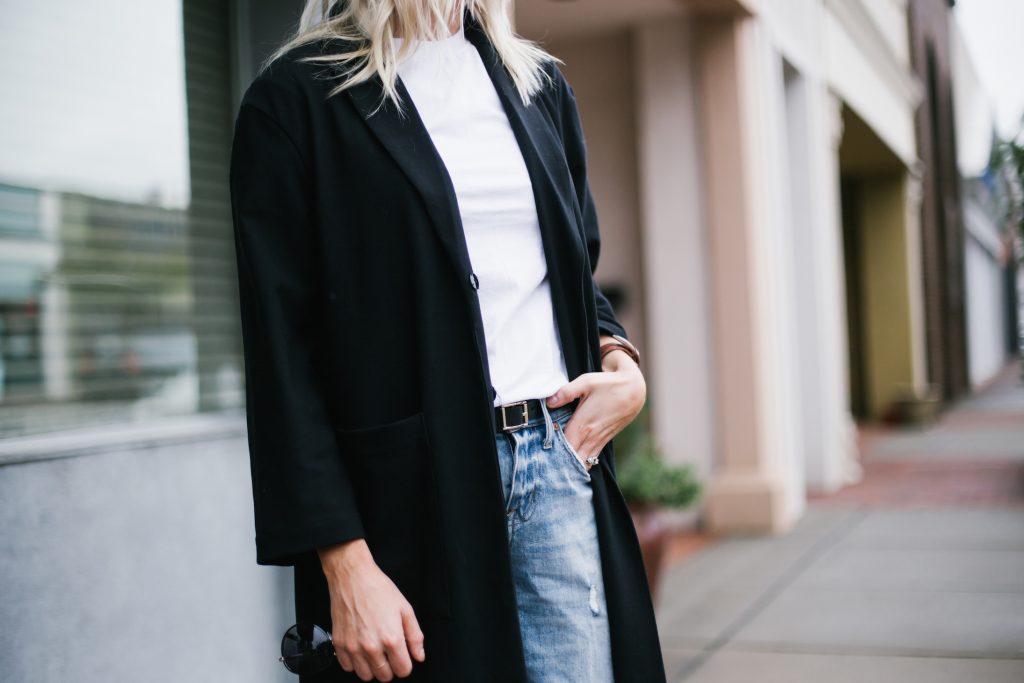 90’s Throwback denim mom jeans white t shirt ankle boots street style fall autumn trends 2016 // Charleston Fashion Blogger Dannon Almost Happening 