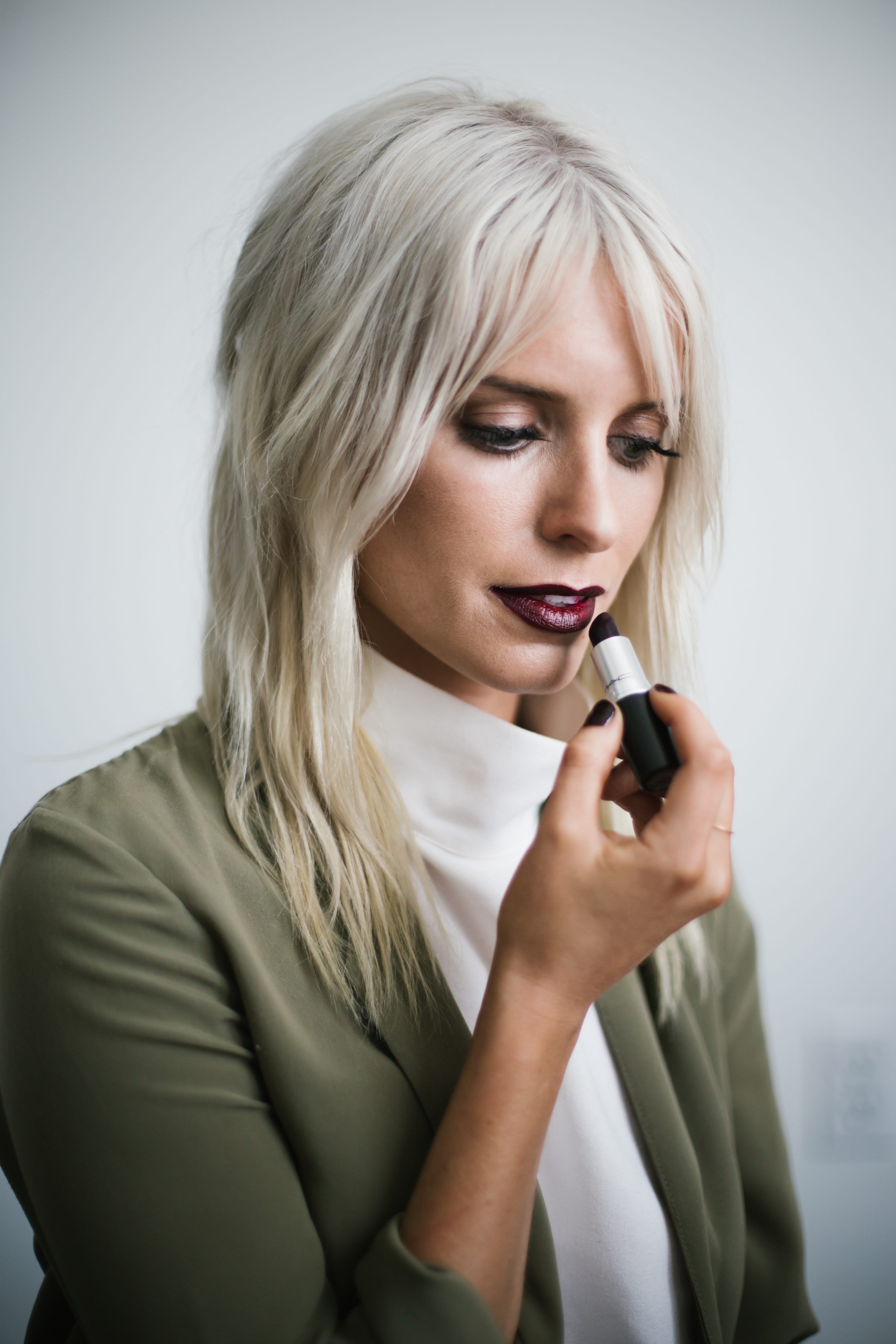 Ombre Bitten Lip oxblood burgundy dark lips platinum blonde beauty how-to tutorial fall autumn 2016 // Charleston Fashion Blogger Dannon Almost Happening