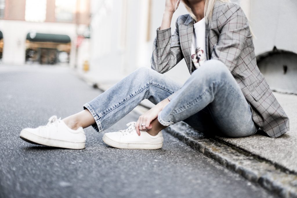 90’s Punk Kid style checkered plaid blazer coat boyfriend mom jeans vintage graphic tee  // Charleston Fashion Blogger Dannon Almost Happening  