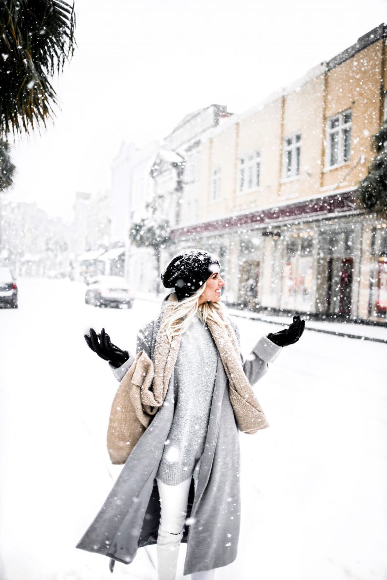 Snow in Charleston SC king street January 4th 2018 white skinny jeans gray wool long coat forever 21 black ankle boots beanie gray knit sweater turtleneck Charleston Fashion Blogger Dannon Almost Happening