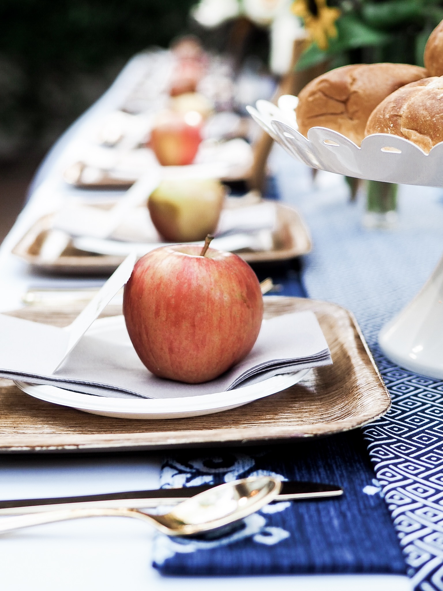 70's Friendsgiving themed Thanksgiving // Charleston Fashion Blogger Dannon K. Collard Almost Happening Wedding Fall inspiration tablescape table setting dinner